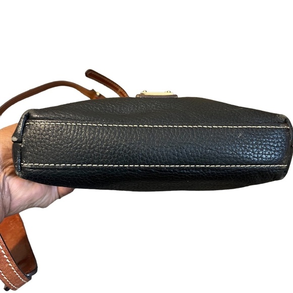 Dooney & Bourke Pebble Leather Letter Carrier, BLACK - Picture 4 of 11